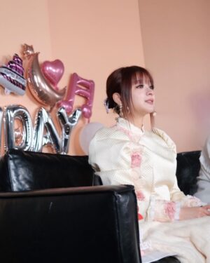 MARiA Instagram - 今日は生放送で
ちょっぴり早めのお誕生日お祝いもしてもらいましたっ。

ファンのみんなからのサプライズ動画があまりにも素晴らしくて、、、本当に泣けた。。。

きっとすごい時間をかけて準備してくれたんだね。

本当に本当にありがとう。。。

そしてこんな素敵な放送の時間を作ってくださったYOUKUのスタッフの皆様にも感謝です。。。

皆さんの愛に感謝します😭✨❤️

谢谢你们的爱😭

#GARNiDELiA #MARiA #美依礼芽 #小美