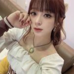 MARiA Instagram – Newアルバム GARNiDELiA -TEN- に収録曲 スズラン のMVの時の衣装ですっ♡
ゲームの世界に入り込んだ中世の世界観!
撮影しながらドキドキでしたっ✨
どやっ。
#GARNiDELiA #MARiA #小美 #美依礼芽 #GARNiDELiA_TEN #スズラン