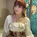 MARiA Instagram - Newアルバム　GARNiDELiA -TEN- に収録曲　スズラン　のMVの時の衣装ですっ♡ ゲームの世界に入り込んだ中世の世界観！ 撮影しながらドキドキでしたっ✨ どやっ。 #GARNiDELiA #MARiA #小美　#美依礼芽 #GARNiDELiA_TEN #スズラン