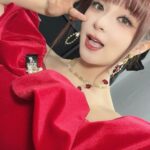 MARiA Instagram - 🌹🌹🌹🌹🌹🌹🌹🌹 2023年末の番組出演の時の衣装載せられて無かったので 載せていくっ✨ 中国の番組では普段あんまり着ないスタイルの衣装も多いので 新鮮だよね☺️ #GARNiDELiA #MARiA #美依礼芽 #ガルニデ　#衣装