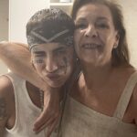 Mónica Gonzaga Instagram - Con mi pequeño Neo! Volviendo de a poco a ser Gladys. Próximamente 🙌🏻
