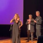 Mónica Gonzaga Instagram - Quería tomarme el tiempo para hacer una publicación exclusivamente agradeciendo. Es que haber ganado el premio a Mejor Actriz de Reparto Drama, por mi papel de Gladys en #barrabravas es algo que genuinamente no esperaba y del que solo tengo palabras de agradecimiento. Gracias @acca_cinecronistas por el reconocimiento. A @jesusbraceras , @gabrielnicoli y @florlimonoff por darme esta increíble oportunidad. A @primevideolat por materializar este increíble proyecto. A @garbaldition, @danielortega_photos , @cimarron_cine y @lauraandino_ A mi hijo y representante artístico, @adrisessa por siempre estar a mi lado. A todos mis compañeros de elenco, asesores de mi personaje. Fueron sin duda, de los más felices y divertidos días de filmación. La felicidad no me entra en el cuerpo, gracias y más gracias por este reconocimiento. 🤍 #monicagonzaga #gonzagamonica #olmedoyporcel #olmedo #porcel #actoresargentinos #cineargentino #actricesargentinas #barrabravas #primevideolat
