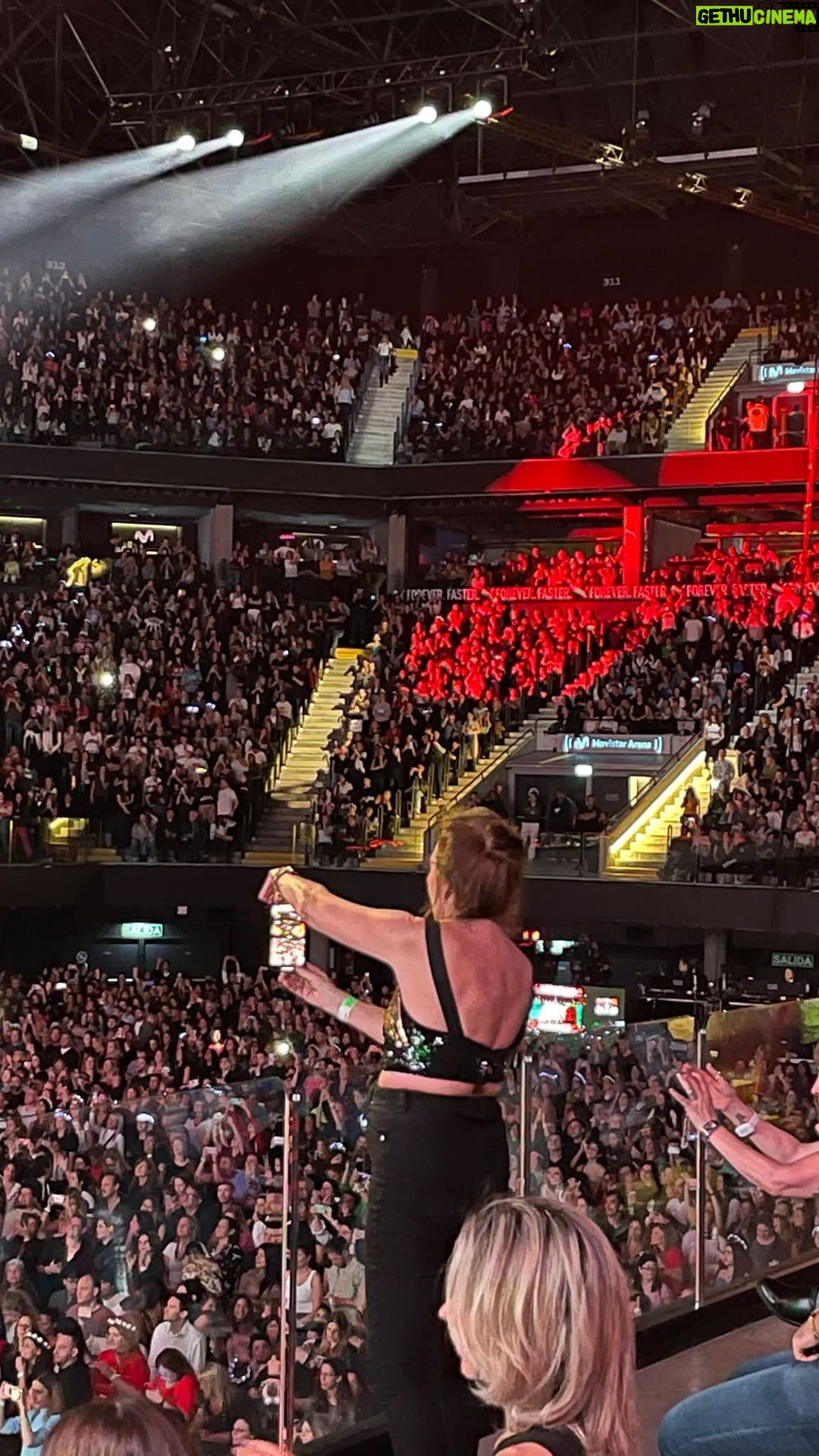 Mónica Gonzaga Instagram - ¡Lo fui a ver @luismiguel ! Qué hermoso show 🤩 ¿Ustedes fueron verlo? Cuentenme qué les pareció!