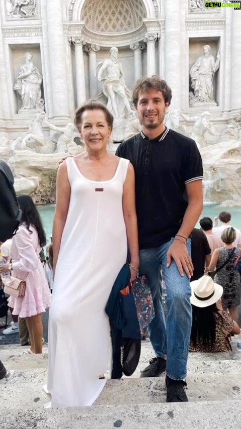 Mónica Gonzaga Instagram - Clima que trae hermosos recuerdos 🙌🏻 Italia pronto volveremos!