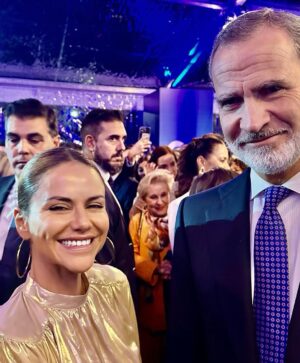 Mónica Hoyos Instagram - Un honor poder compartir con la persona que nos une, nuestro Rey! 
Viva España🇪🇸