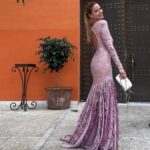 Mónica Hoyos Instagram – Que bonito ser testigo cuando triunfa el amor♥️
La verdad yo también quiero 😊
Emotiva boda de @asraf_beno 
@isapantojam 🤍 
Gracias @virginiavald por ponerme como una princesa para este día🤍
Love youuuu mi gente bonita ♥️ 
Desliza para ver todoooooo!