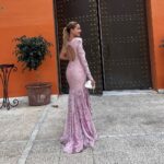 Mónica Hoyos Instagram – Que bonito ser testigo cuando triunfa el amor♥️
La verdad yo también quiero 😊
Emotiva boda de @asraf_beno 
@isapantojam 🤍 
Gracias @virginiavald por ponerme como una princesa para este día🤍
Love youuuu mi gente bonita ♥️ 
Desliza para ver todoooooo!