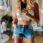 Mónica Hoyos Instagram - La única persona con la que me comparo es con la que algún día fui👌🏻