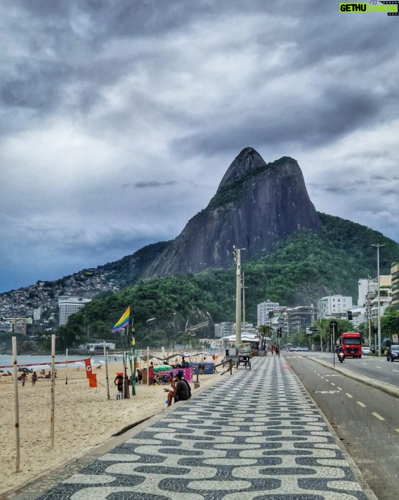 Mónica Jardim Instagram - E o Rio continua lindo 😍 #riodejaneiro 🇧🇷 Rio de Janeiro Brasil