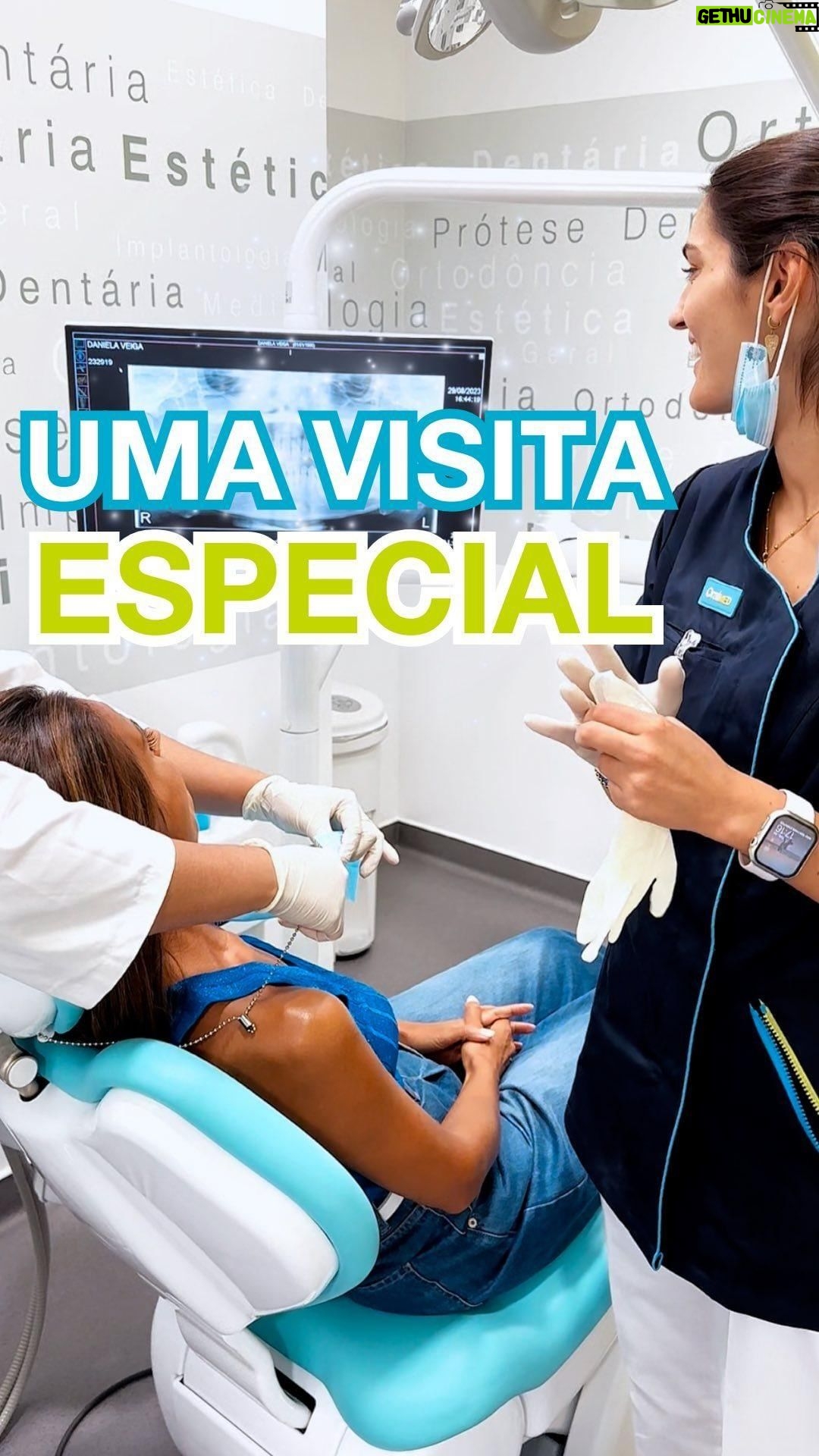 Mónica Jardim Instagram - Foi dia da nossa embaixadora visitar uma das nossas clínicas mais recentes: a clínica OralMED Odivelas II 💙💚 #odivelas #clinica #clinicadentaria #medicinadentaria #dentes #saude #consulta #monicajardim #tvi #somosportugal #portugal #sorriso #dentes #consulta #reels