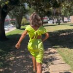 Mónica Jardim Instagram - Domingo é sempre uma correria! 👗 @mummycool_pt