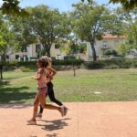 Mónica Jardim Instagram - Adivinhem quem desafiei para uma corrida? Nos próximos dias, irei revelar tudo! @aguadeluso #aguadeluso #naturalmenteequilibrada #pub