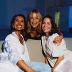 Mónica Jardim Instagram - Tarde bonita no Open Day da @newbalance com um feliz e delicioso reencontro @tatianappf e @iamisabelsilva 🩷