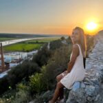 Mónica Jardim Instagram - Há finais de tarde mágicos 💛 Alcácer do Sal