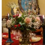Mónica Jardim Instagram - Loiça dos avós, flores do jardim e os doces favoritos da minha mãe..... foi um Natal diferente mas com os detalhes que ela gostava 🤍