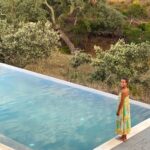 Mónica Jardim Instagram - O Alentejo está salpicado de refúgios serenos onde se respira sossego, ar puro e a autêntica vida campestre! Obrigada à formidável equipa do @montegoiscountryhouse pelo carinho e mimo recebidos 💛 Monte Gois Country House & Spa
