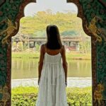 Mónica Jardim Instagram - Ancient City é considerado o maior museu a céu aberto do mundo. Fica a meia hora de Bangkok e tem uns impressionantes 96 hectares. Aqui podemos encontrar mais de uma centena de réplicas dos principais monumentos da Tailândia e vale muito a pena visitar e passear por lá 💛 #ancientcitybangkok #bangkok #thailand🇹🇭 Bangkok, Thailand