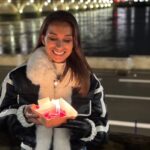 Mónica Jardim Instagram - Mais um 🎂! MUITO OBRIGADA a todos pelas bonitas e doces mensagens! Recebi muito mimo 🤗 Gosto de viajar nos meus anos e já o faço há bastante tempo, por isso, desde Bordéus, um beijo gigante com sabor a macarron de praliné 😜❤️ Bordeaux, France
