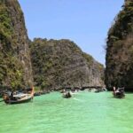 Mónica Jardim Instagram - Bem-vindos as Phi Phi Islands 💚 #phiphiisland #thailand🇹🇭 Phi Phi Islands, Thailand