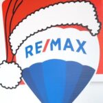 Mónica Jardim Instagram - A @mmjardim já sentiu o espírito do Natal na casa RE/MAX do @wonderlandlisboa ! 🏠🎄 Estamos à vossa espera até ao dia 1 de janeiro. 😊