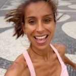 Mónica Jardim Instagram - Bom djjjiiiaaaa! 🌴 A começar o dia no calçadão! 😉 #riodejaneiro Rio de Janeiro Brasil