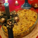 Mónica Jardim Instagram - Loiça dos avós, flores do jardim e os doces favoritos da minha mãe..... foi um Natal diferente mas com os detalhes que ela gostava 🤍