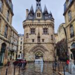 Mónica Jardim Instagram - Première fois à Bordeaux! 😊 Foram uns valentes 15 kms a pé para descobrir os encantos desta bonita cidade, património mundial da Unesco e capital mundial do vinho! Nada que dois copos de vinho não tenham ajudado 😜 Bordéus França