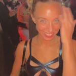 Mónica Mara Instagram - Ayer en el closing de la fashion week con mi chica @karinasoro 💅🏼 me desperté con el ojo rojo no es que me haya tomado nada soy una chica sana ya lo sabéis