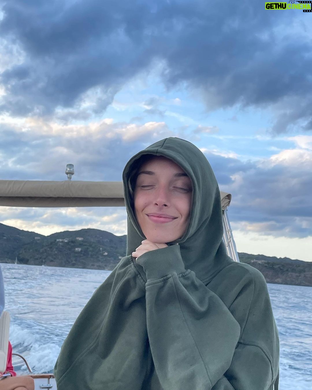 Mónica Mara Instagram - Mi mood ahora mismo el último video 🥺❤️ Cadaqués