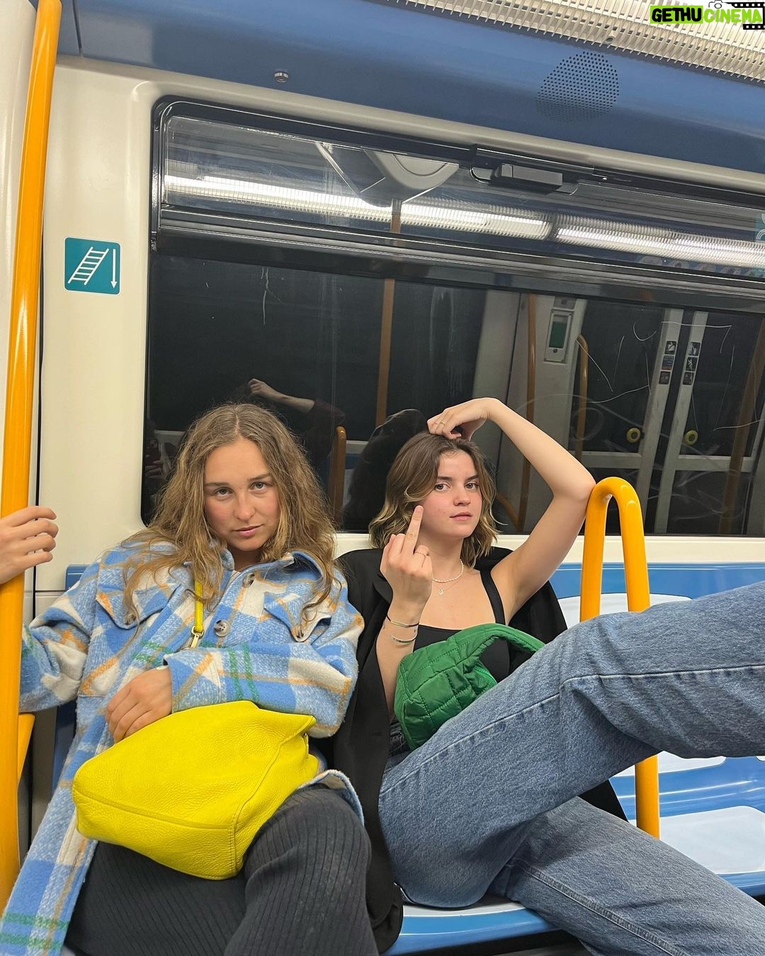 Mónica Mara Instagram - Fotos que me gustan con gente bonita a la que echo de menos un poco ya 🥲❤️🩹