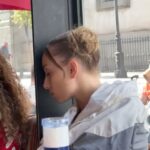 Mónica Mara Instagram - Echo de menos bailar y levantarme a las 6 de la mañana de mala ostia y que se me pase al ver la cara a esta gente cada día jo...Espero que hayais disfrutado de esta historia ❤️‍🩹