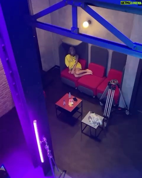 Mónica Mara Instagram - La realidad de los rodajes JAJAJA