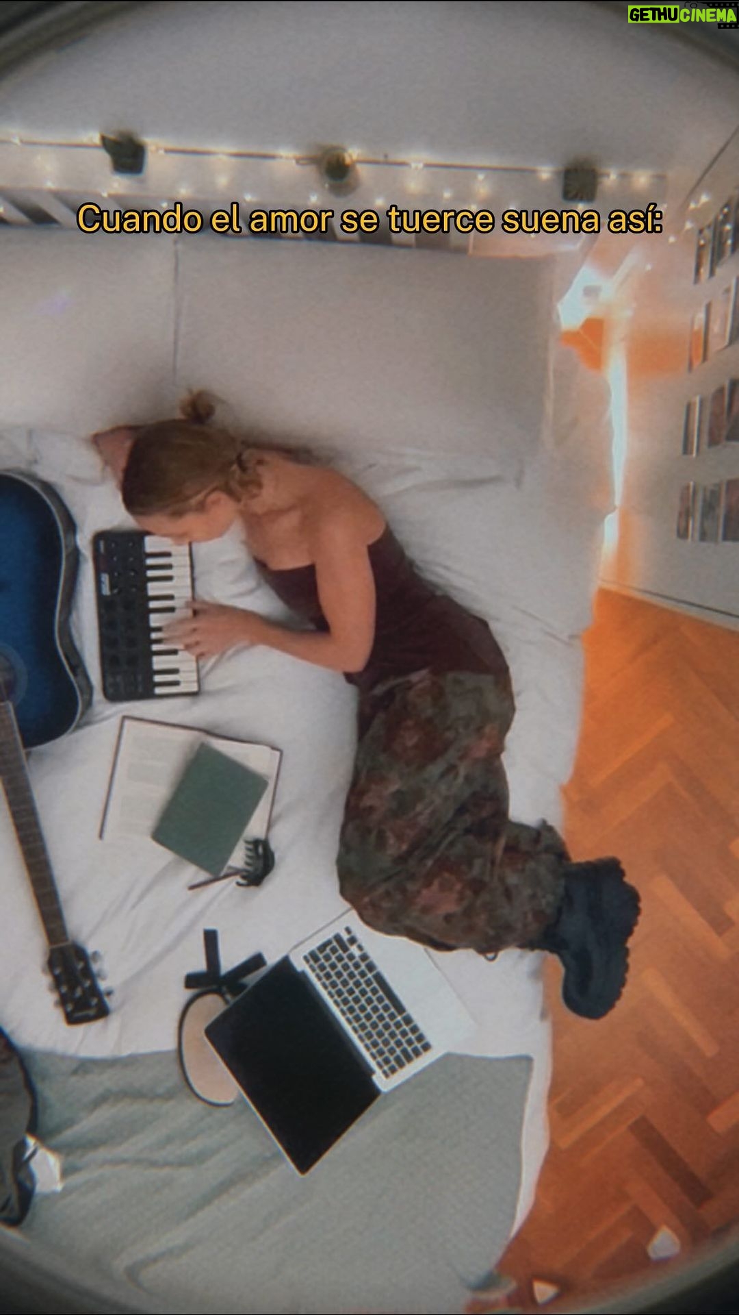 Mónica Mara Instagram - Un pequeño avance de "Fuera de la ciudad" ❤️🩹 tenéis ganas de que salga? (Yo sí)