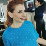 Mónica Sintra Instagram - Na penúltima semifinal do "Estrelas ao Sábado" damos a volta ao país para encontrar os melhores dos melhores talentos da música popular portuguesa. Contamos convosco desse lado da TV? 📺 💇‍♀️ @antoniocortezatelier 💄 @paulacarmo.makeup 👗 @muonti_dress_code