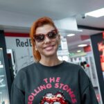 Mónica Sintra Instagram - Óculos 2 em 1. @monicasintraoficial visitou a nossa loja, e assim que viu as opções de óculos graduados com clip de lentes de sol, ficou rendida e diz nao querer mais outra coisa: “ É super prático, o meu filho assim que vir isto lá em casa vai querer uns. Tenho a certeza!” Visite a nossa loja do #chiado ou do #cacém e fique a par de todas as novidades no mundo da ótica. E não se esqueça que eu as consultas são gratuitas para todas as pessoas. Até já!