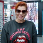 Mónica Sintra Instagram - Óculos 2 em 1. @monicasintraoficial visitou a nossa loja, e assim que viu as opções de óculos graduados com clip de lentes de sol, ficou rendida e diz nao querer mais outra coisa: “ É super prático, o meu filho assim que vir isto lá em casa vai querer uns. Tenho a certeza!” Visite a nossa loja do #chiado ou do #cacém e fique a par de todas as novidades no mundo da ótica. E não se esqueça que eu as consultas são gratuitas para todas as pessoas. Até já!
