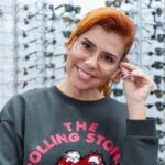 Mónica Sintra Instagram - Há muito poucos dias, @monicasintraoficial esteve na nossa loja do Cacém com o filho Duarte. E no meio das mais de 10.000 armações em stock a cantora não resistiu em renovar também a sua coleção de Óculos. A Mônica usufruiu ainda de uma consulta gratuita que está disponível para todas as pessoas, com ou sem marcação, nas lojas do #cacém e do #chiado ! Visite-nos, estamos à sua espera.