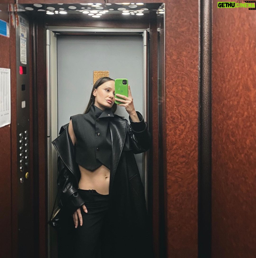 Müge Bayramoğlu Instagram - They’re watching you, neo