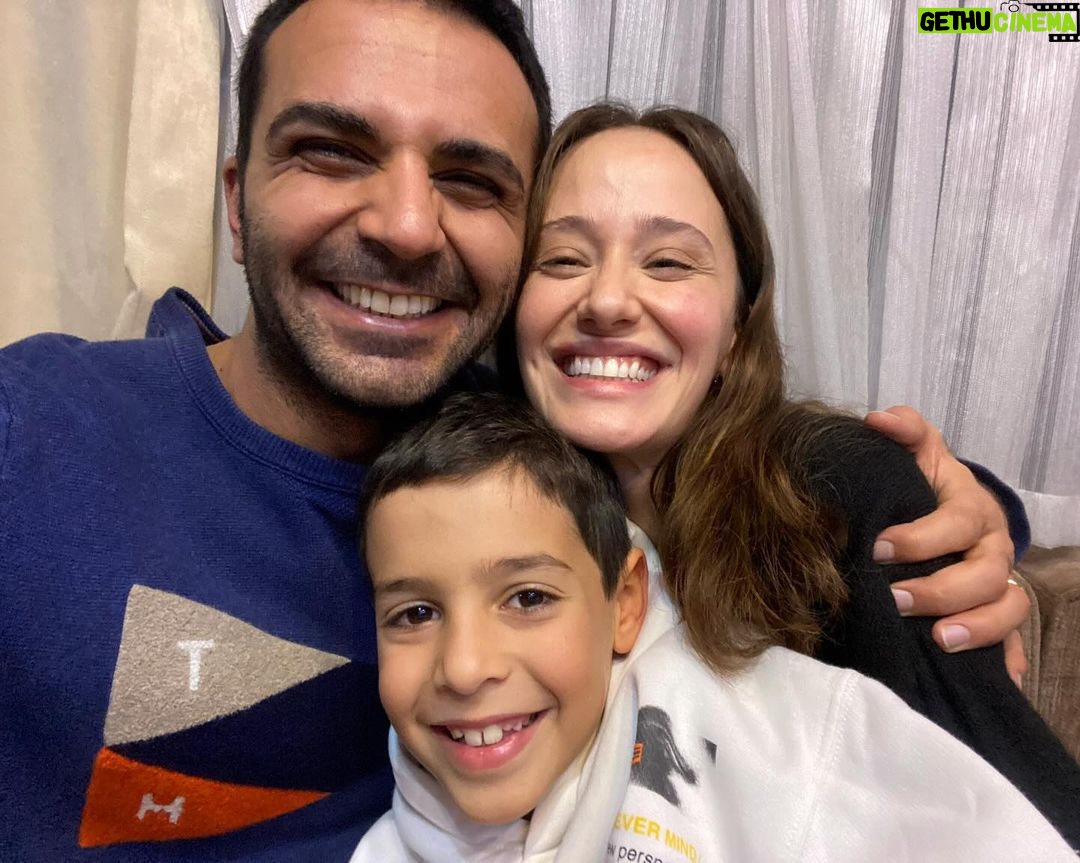 Müge Bayramoğlu Instagram - Selam ben Şengül. Stresten iki haftada bir çıkarttığım uçuğum ve ben bu akşam saat 20.00’de Fox tv’deyiz🤍 #gaddar