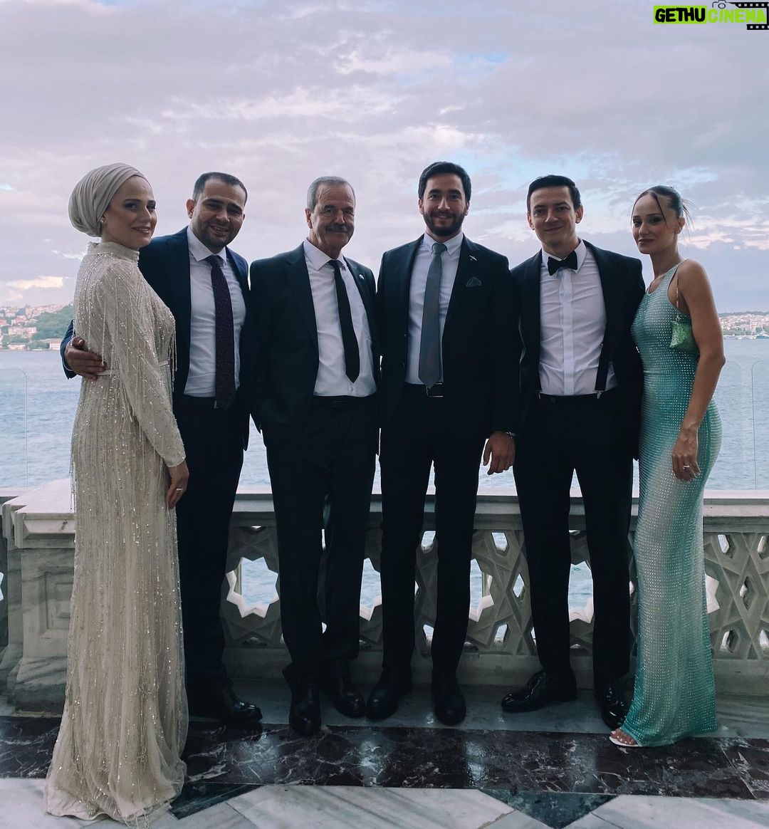 Müge Bayramoğlu Instagram - Happily married club 🥳