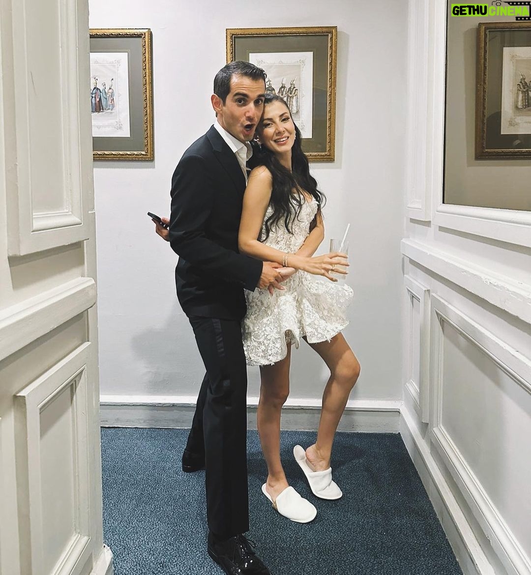 Müge Bayramoğlu Instagram - Happily married club 🥳