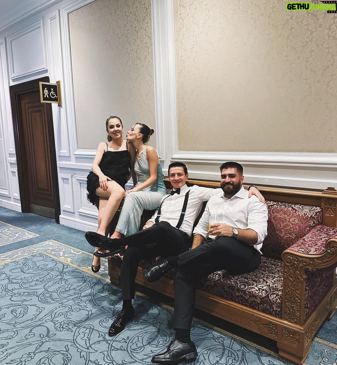 Müge Bayramoğlu Instagram - Happily married club 🥳