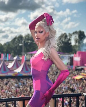 Ma'Ma Queen Instagram - Holographic Barbie Dream House 💋🍭

We had such a magical time at the Supertoy Stage. Thank you @milkshakefestival for the love and making us feel like a superstar.

#milkshakefestival #pride #fashion #Amsterdam #amsterdampride #dragroyalty #dragqueen #barbie #dreamhouse #lgbtqia #queer