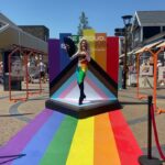 Ma’Ma Queen Instagram – Happy Pride month van Ma’MaQueen en Batavia Stad Fashion Outlet! Ter ere van deze bijzondere en belangrijke maand ontwierp ik een limited edition tas voor Batavia Stad, waarvan de opbrengsten naar ILGA- Europe gaan, die ervoor knokt om elk LGBTQIA+ persoon vrij, veilig en gelijk te maken. Jij kan een van de tassen winnen! 🚀 Bemachtig een van door Ma’MaQueen gesigneerde tassen door het volgende te doen:

– Like en share deze post en tag @bataviastad en @iammamaqueen 
– Tag 3 vrienden die ook mee moeten doen met deze winactie omdat ze deze prachtige tas het hele jaar door met trots kunnen dragen! 

✨ Happy Pride Month ✨
🖤🤎🩶🤍🩵💙💜🩷❤️🧡💛💚

Eind van de maand maken we de winnaars bekent. 

ps: als je de gewoon de tas wil kopen, ga naar de link (3e) in mn bio! 
#partner #bataviastad #LGBTQIA+ #winactie