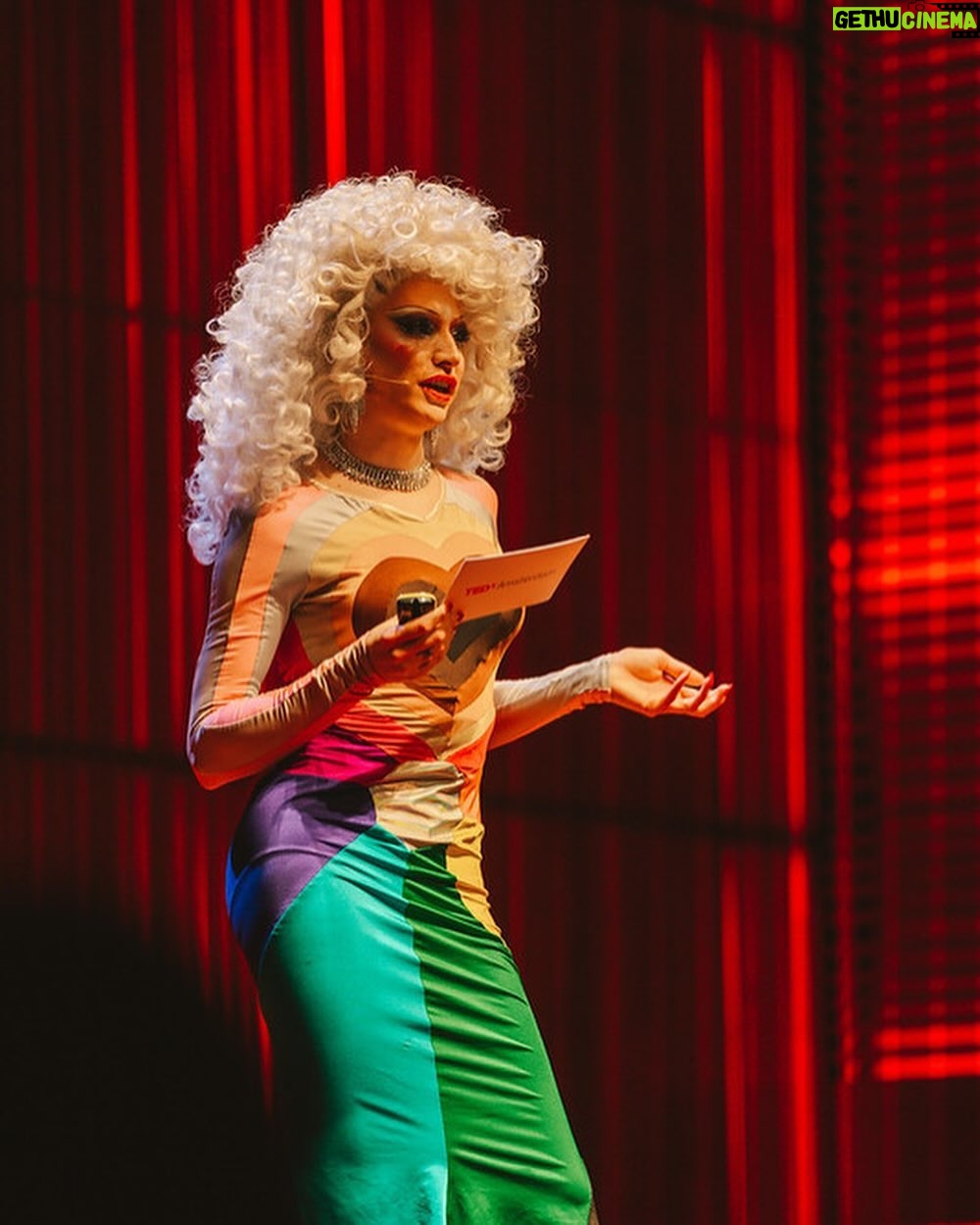 Ma'Ma Queen Instagram - Still can’t believe I did this! A had the honour and pleasure to give a Ted talk! I am now officially a @tedxamsterdam speaker! Never in my wildest dreams did I imagine myself to be on this stage and talk this talk. It’s has been a rollercoaster ride with ups and downs. It has been a long time I felt so nervous in every cell of my body but I didn’t let it get the best of me and pushed through. Walked onto the stage with my head held high and delivered the talk I worked and rehearsed so hard for. Special thanks for @annemariewisse for being my speaker coach. For @robinbaldy for sitting next to me in this rollercoaster. And to all the people from @tedxamsterdam I am so grateful to be invited for this beautiful journey. I have grown as a speaker, as an artist and as a human being. Thank you!♥️ Pictures by @oliviagracephotographyyy Muziekgebouw aan 't IJ