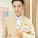 Ma Kwok-Ming Instagram - 佩戴珠寶並非女士的專利，只要搭配得宜，同樣可為男士造型錦上添花。早前獲邀參加了六福珠寶位於尖沙咀新港中心的全新形象店開業活動，剛好為正在籌備婚禮的我，提供了一些靈感！ 今次到訪試戴了全新『玄酷』系列『夢想啟程』鉑金吊墜，有力量之源的象徵。我馬上就要走上人生的另一個階段，對我來說份外有意思。而六福珠寶以「5」、「20」、「13」、「1」、「4」作為設計概念的婚嫁系列，當中的情侶對戒，亦是甜蜜婚禮的放閃必備之選……🥰🥰🥰 @lukfookjewellery_official #六福珠寶 #LukfookJewellery #婚享甜蜜愛 #因為愛很美 #婚嫁系列 #WeddingCollection #玄酷系列 #CcoolCollection outfit: @newbottega style director: @derekho_ styling: @willng_cc @creativecoven_