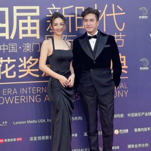 Ma Kwok-Ming Instagram - 好開心有機會同 高海寧小姐 1起参與 第四屆新時代國際電影節……將最佳男配角 頒給 “毒舌大狀” 謝君豪先生……😎😎😎
還記得自己曾經好幸運地 同 謝君豪先生参演過 電視劇 “下1站彩虹”……劇中他是我的哥哥……恭喜哥哥……🥳🥳🥳🎉🎉🎉🎊🎊🎊

@modetuxedo 
@urbanbymode
