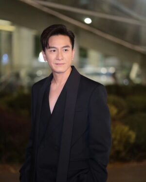 Ma Kwok-Ming Instagram - Tvb 生日快樂……🥳🥳🥳🎉🎉🎉🎊🎊🎊

outfit: @maisonvalentino
style director: @derekho_
styling: @willng_cc @creativecoven_