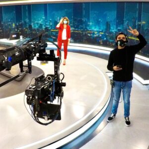 Macarena Pizarro Instagram - De noche y de mañanita!!! Ahora en @chvnoticias y tempranito en @contigochv. Cuídense todos!!!❤️