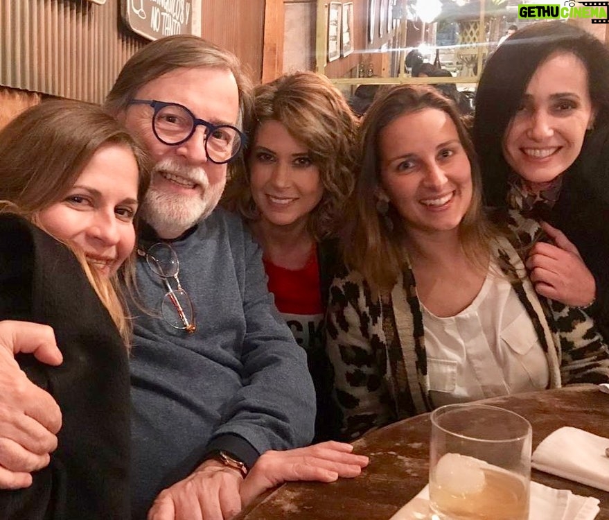 Macarena Pizarro Instagram - Qué gran celebración!! Gracias por las amigas del alma y por Charlie❤️!!! @pazdiazs @carolinasofia3 @josewild @karinaalvarezv